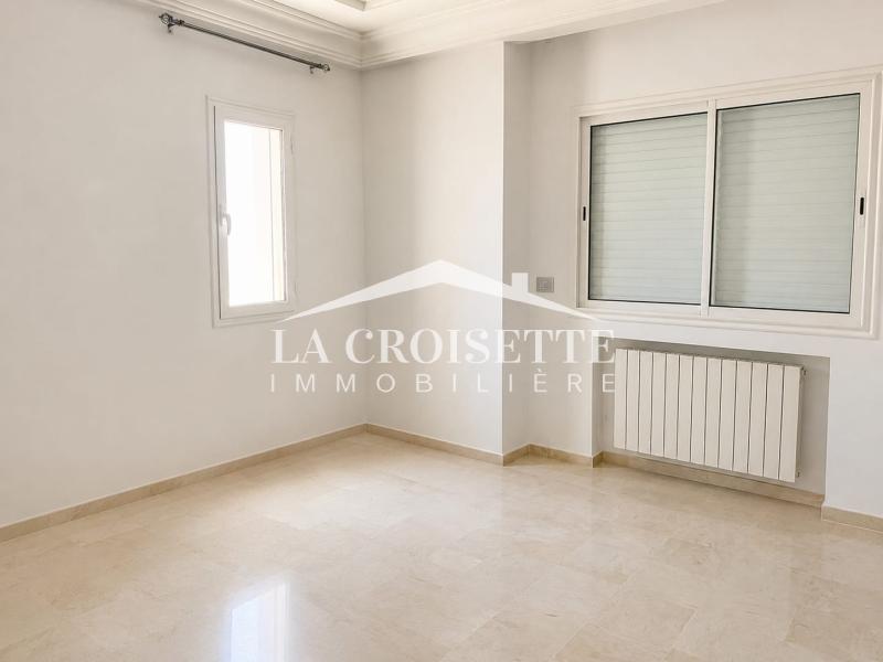 Appartement S+3 à La Soukra